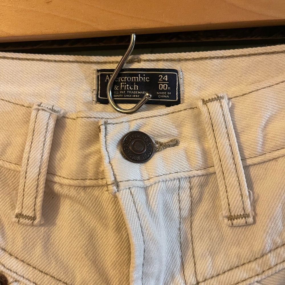 Abercrombie & Fitch 90s High Rise Tapered Jeans - Picture 2 of 3